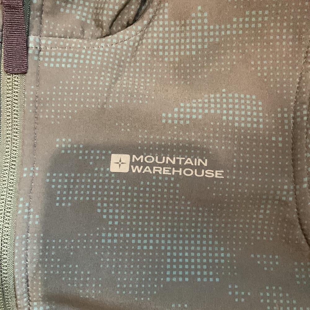 Water resistant jacket - Picture 2 of 5